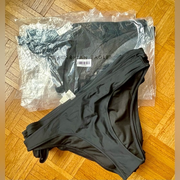 2 Pairs of American Eagle The Classic Bikini Bottoms In Black Size XL NWT - Picture 13 of 14